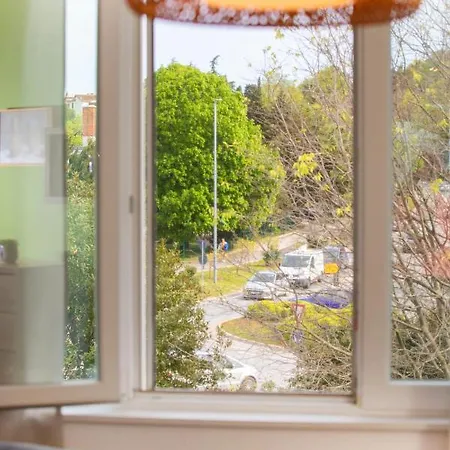 Downtown Apartment *